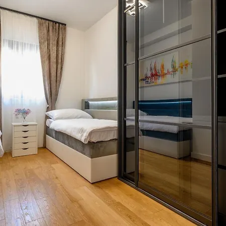 Luxury Cocco - * 스플리트